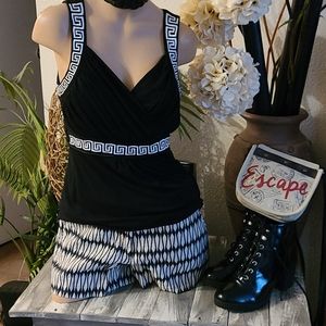 SHORTS BLACK WHITE GEOMETRIC PRINT,RETRO SHORT